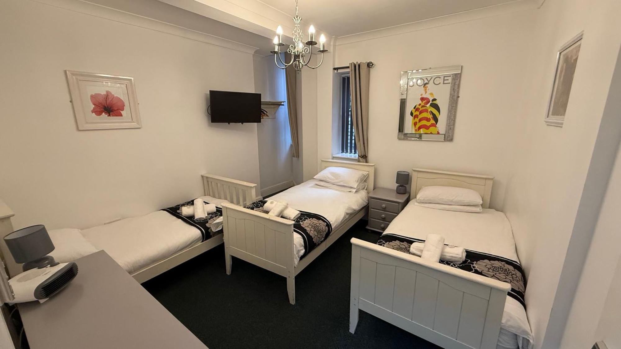 Hotel 119 Дарлингтън Екстериор снимка